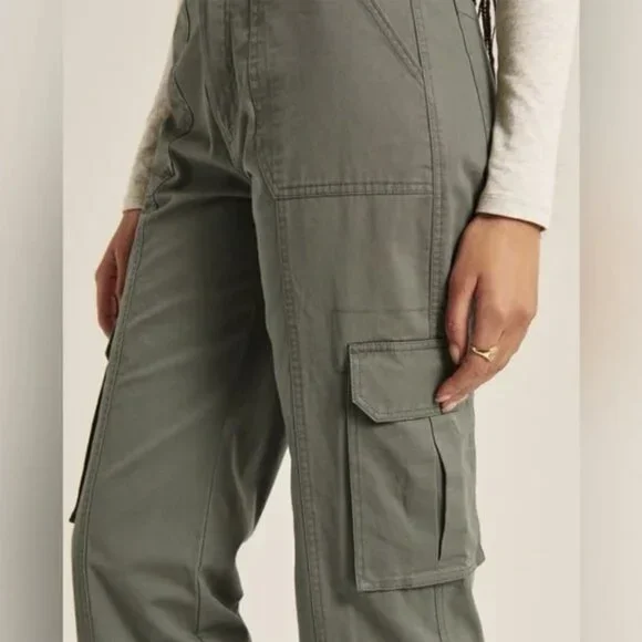 Abercrombie & Fitch Women's Relaxed Cargo Pants Olive Green Size 33/16 - Picture 3 of 8